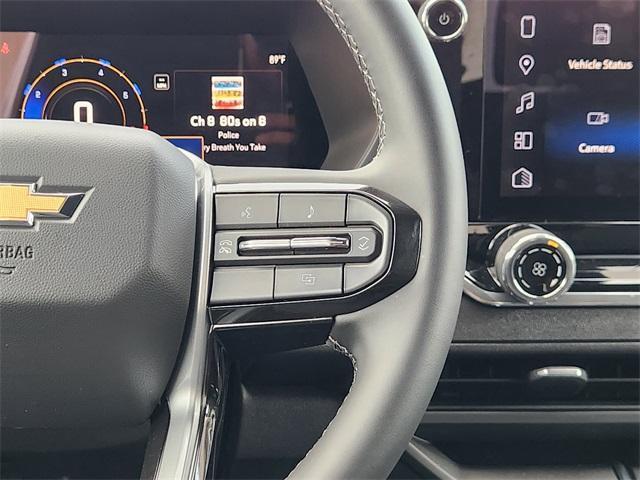 Photo of 2025 Summit White Chevrolet Colorado