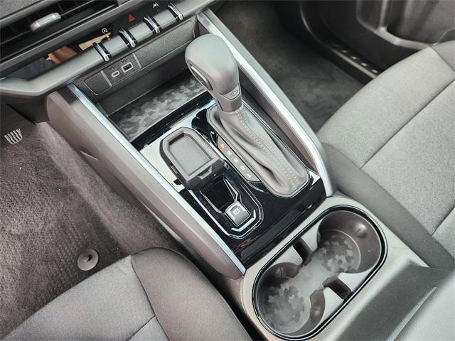 Photo of 2025 Summit White Chevrolet Colorado