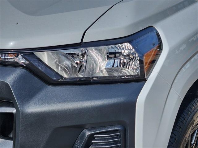 Photo of 2025 Summit White Chevrolet Colorado