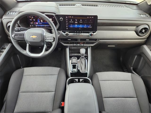 Photo of 2025 Summit White Chevrolet Colorado