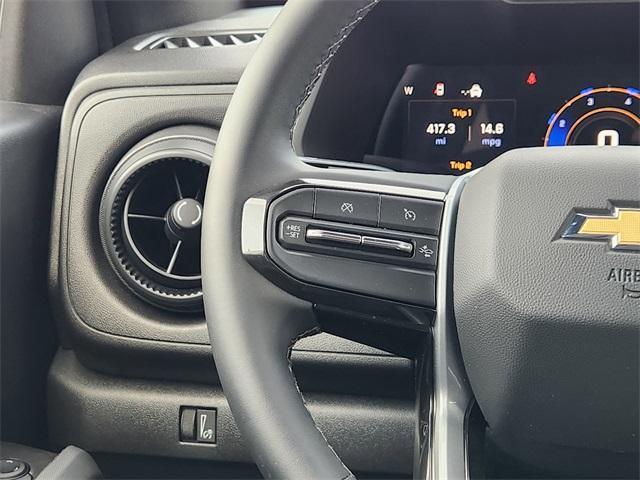 Photo of 2025 Summit White Chevrolet Colorado