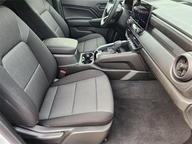 Photo of 2025 Summit White Chevrolet Colorado