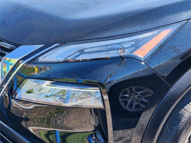 Photo of 2023 Black Nissan Rogue
