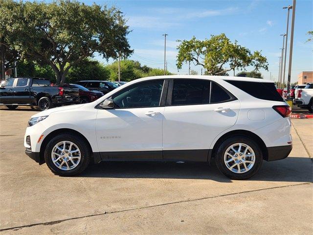 Photo of 2022 Summit White Chevrolet Equinox