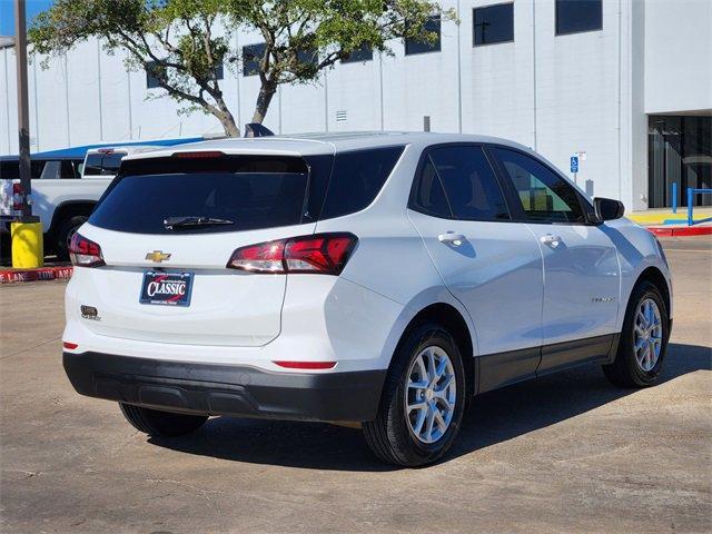 Photo of 2022 Summit White Chevrolet Equinox