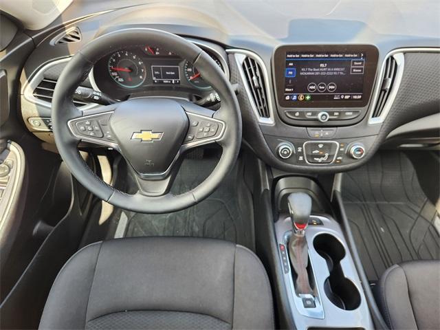 Photo of 2024 Summit White Chevrolet Malibu