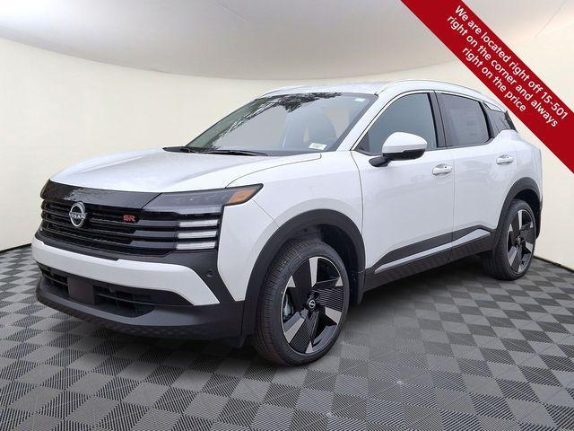 Photo of 2025 Aspen White Tri Nissan Kicks
