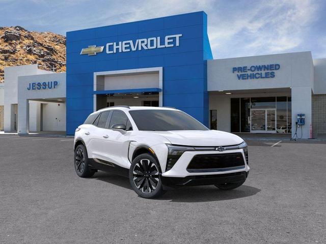 Photo of 2025 Iridescent Pearl Tricoat Chevrolet Blazer EV