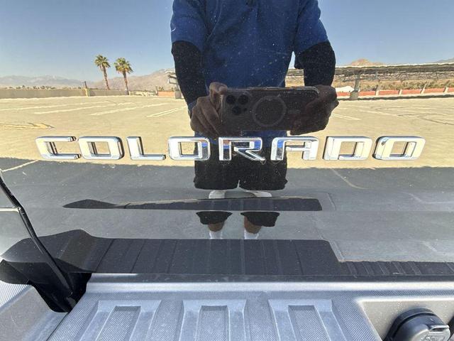 Photo of 2022 Black Chevrolet Colorado