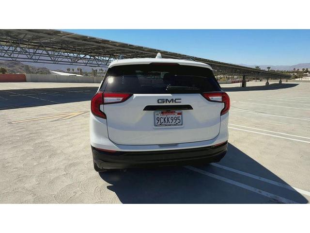 Photo of 2022 Summit White GMC Terrain