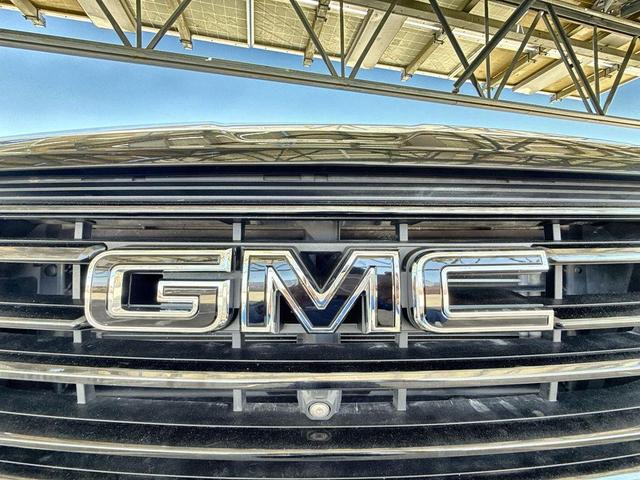 Photo of 2022 Summit White GMC Terrain