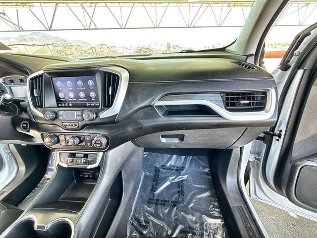 Photo of 2022 Summit White GMC Terrain