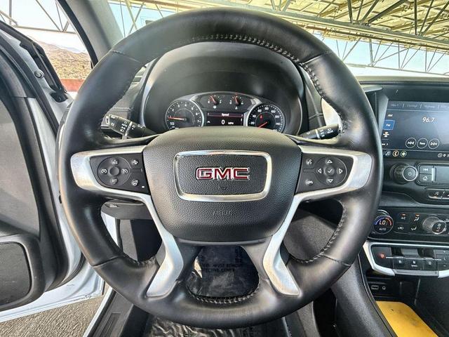Photo of 2022 Summit White GMC Terrain