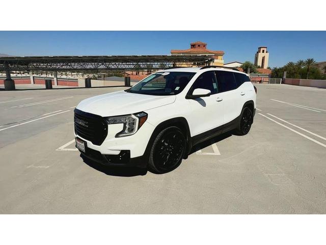 Photo of 2022 Summit White GMC Terrain