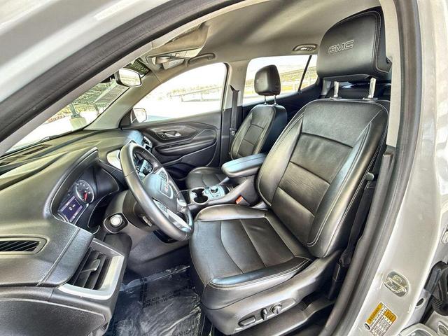 Photo of 2022 Summit White GMC Terrain