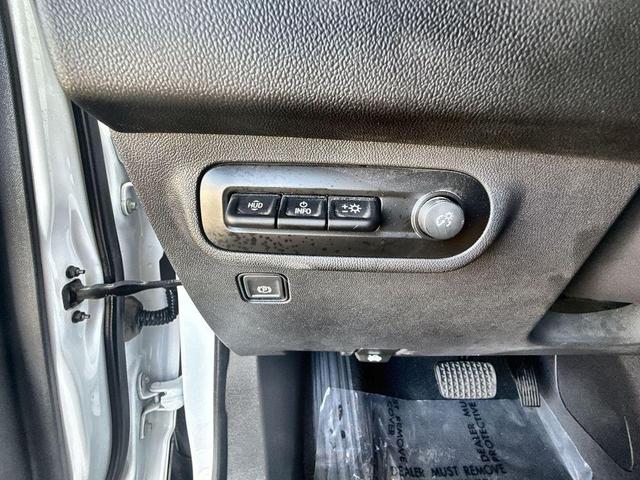 Photo of 2022 Summit White GMC Terrain