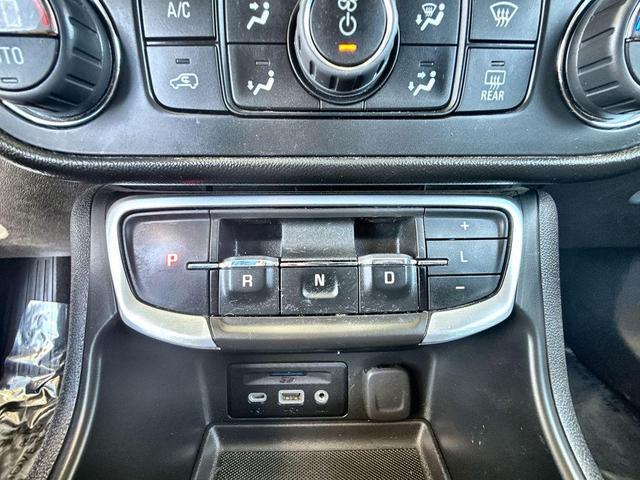 Photo of 2022 Summit White GMC Terrain