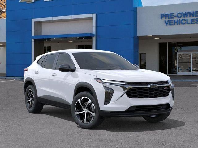 Photo of 2026 Summit White Chevrolet Trax