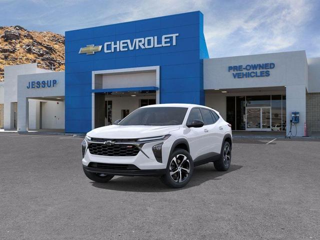 Photo of 2026 Summit White Chevrolet Trax