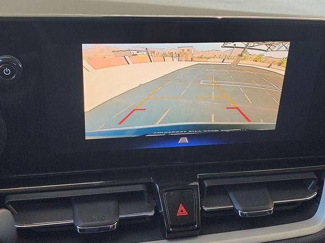 Photo of 2024 Summit White Chevrolet Trailblazer