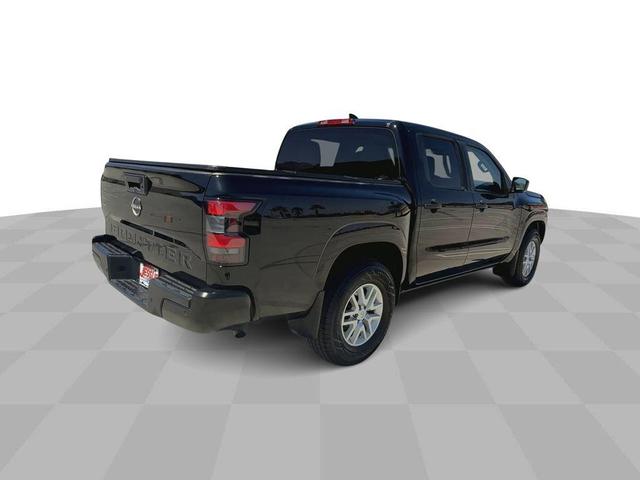 Photo of 2022 Black Nissan Frontier