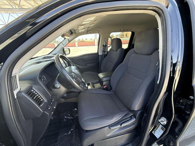Photo of 2022 Black Nissan Frontier