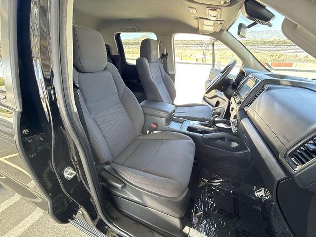 Photo of 2022 Black Nissan Frontier