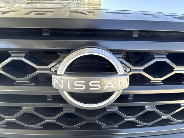 Photo of 2022 Black Nissan Frontier