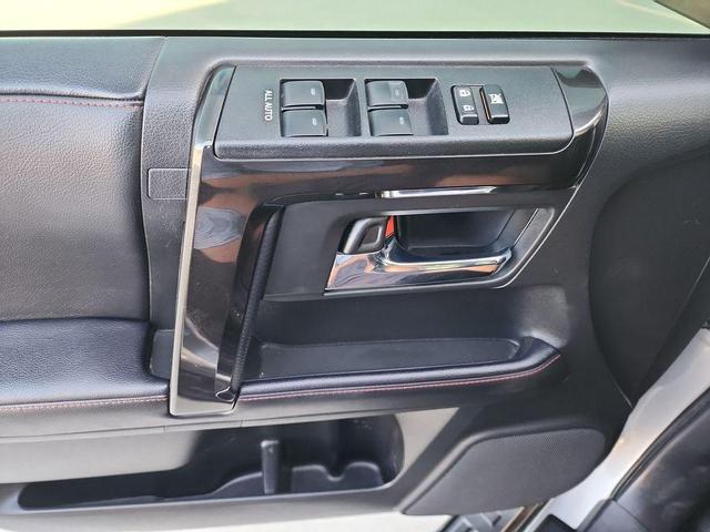 Photo of 2023 Classic Silver Metallic Toyota 4Runner