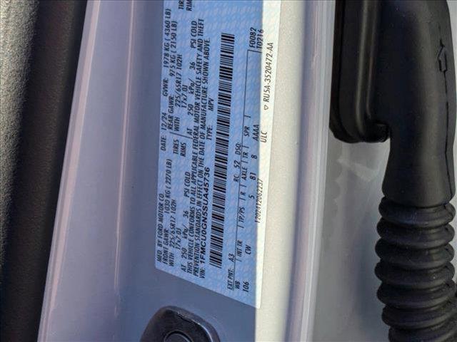Photo of 2025 Space Silver Metallic Ford Escape