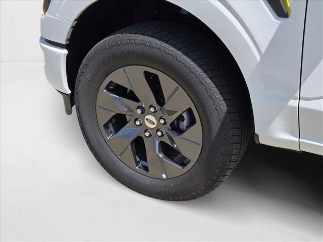 Photo of 2025 Oxford White Ford F-150
