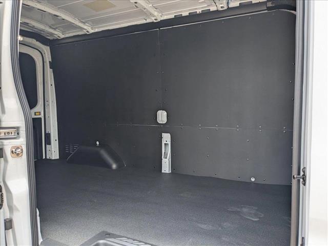 Photo of 2025 Oxford White Ford Transit-250