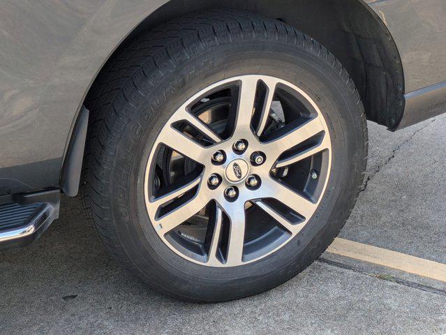 Photo of 2022 Stone Blue Metallic Ford Expedition