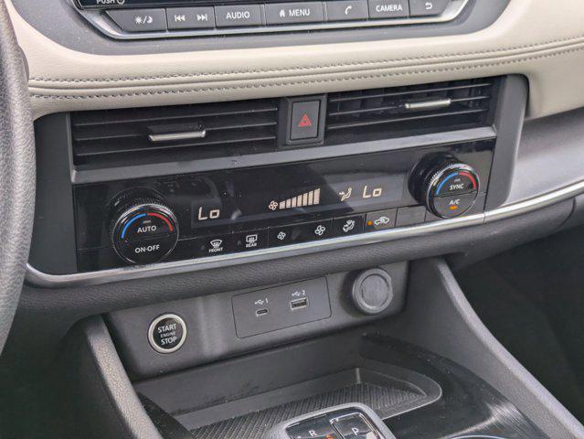 Photo of 2023 Super Black Nissan Rogue