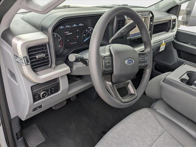 Photo of 2025 Oxford White Ford F-250