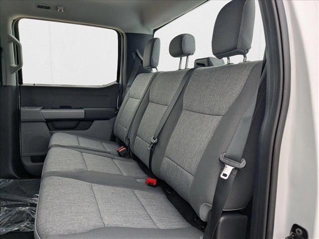Photo of 2025 Oxford White Ford F-250