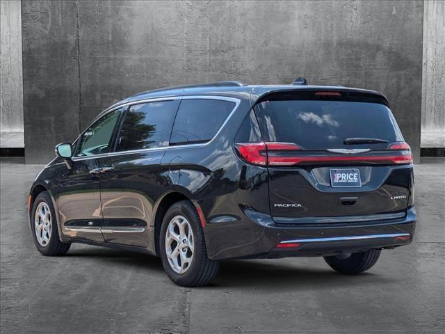 Photo of 2023 Brilliant Black Crystal Pearlcoat Chrysler Pacifica