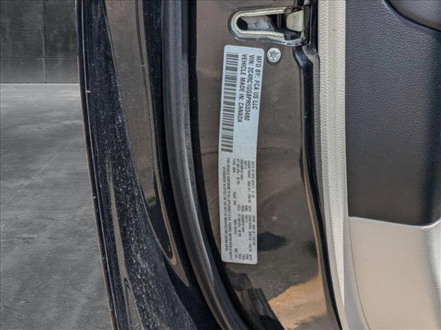 Photo of 2023 Brilliant Black Crystal Pearlcoat Chrysler Pacifica