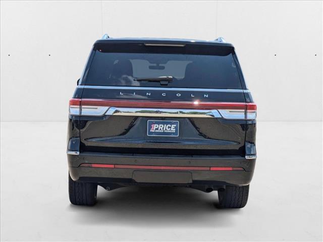 Photo of 2023 Infinite Black Metallic Clearcoat Lincoln Navigator