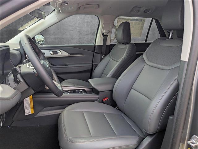 Photo of 2025 Carbonized Gray Metallic Ford Explorer