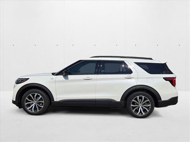 Photo of 2025 Star White Metallic Tri-Coat Ford Explorer