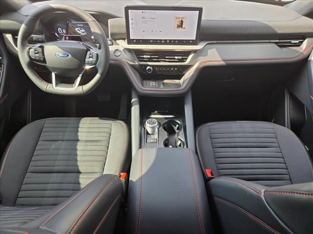 Photo of 2025 Star White Metallic Tri-Coat Ford Explorer