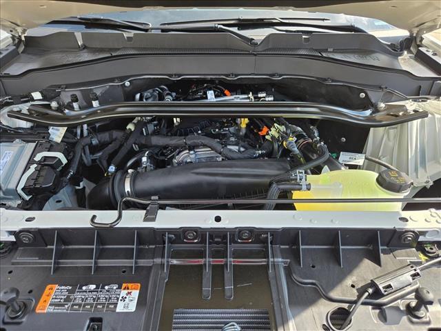 Photo of 2025 Star White Metallic Tri-Coat Ford Explorer