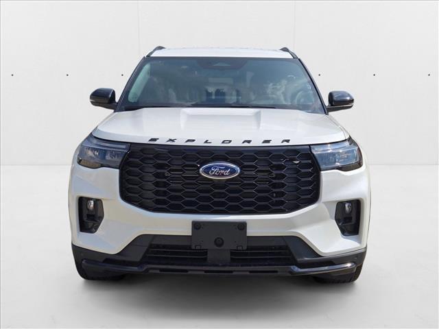 Photo of 2025 Star White Metallic Tri-Coat Ford Explorer