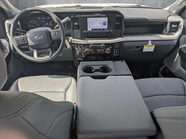 Photo of 2025 Oxford White Ford F-250