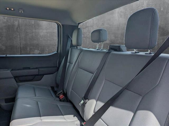 Photo of 2025 Oxford White Ford F-250
