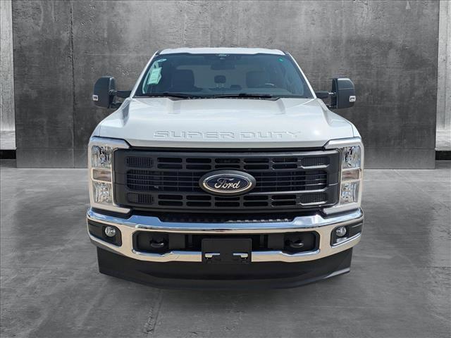 Photo of 2025 Oxford White Ford F-250