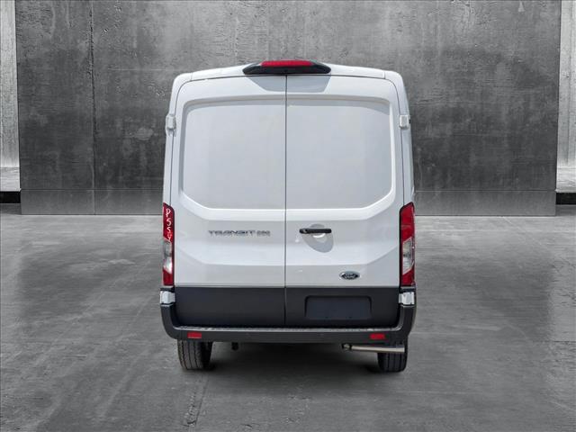 Photo of 2025 Oxford White Ford Transit-250