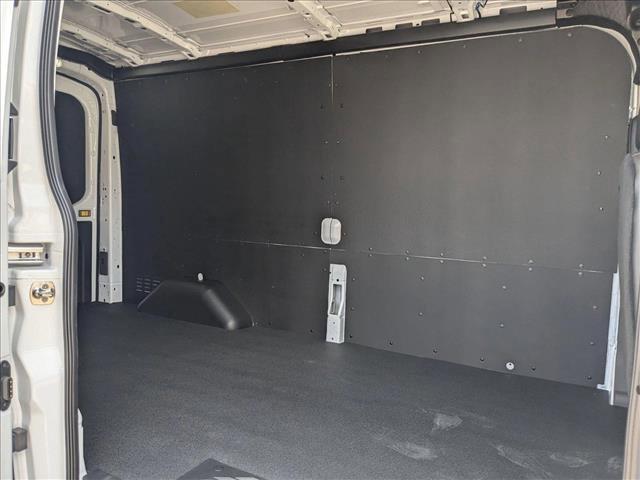 Photo of 2025 Oxford White Ford Transit-250
