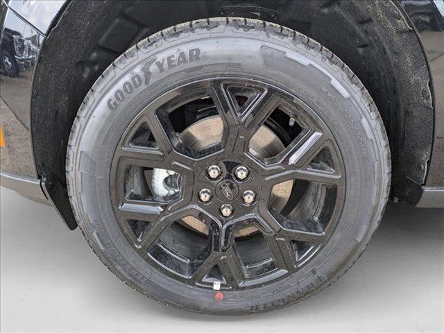 Photo of 2025 Shadow Black Ford Maverick